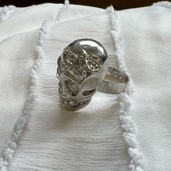 Large Chunky Silver Bumble Bee on Queen Skull Ring w/ Crystals (Adjustable) - Picture 4 of 5